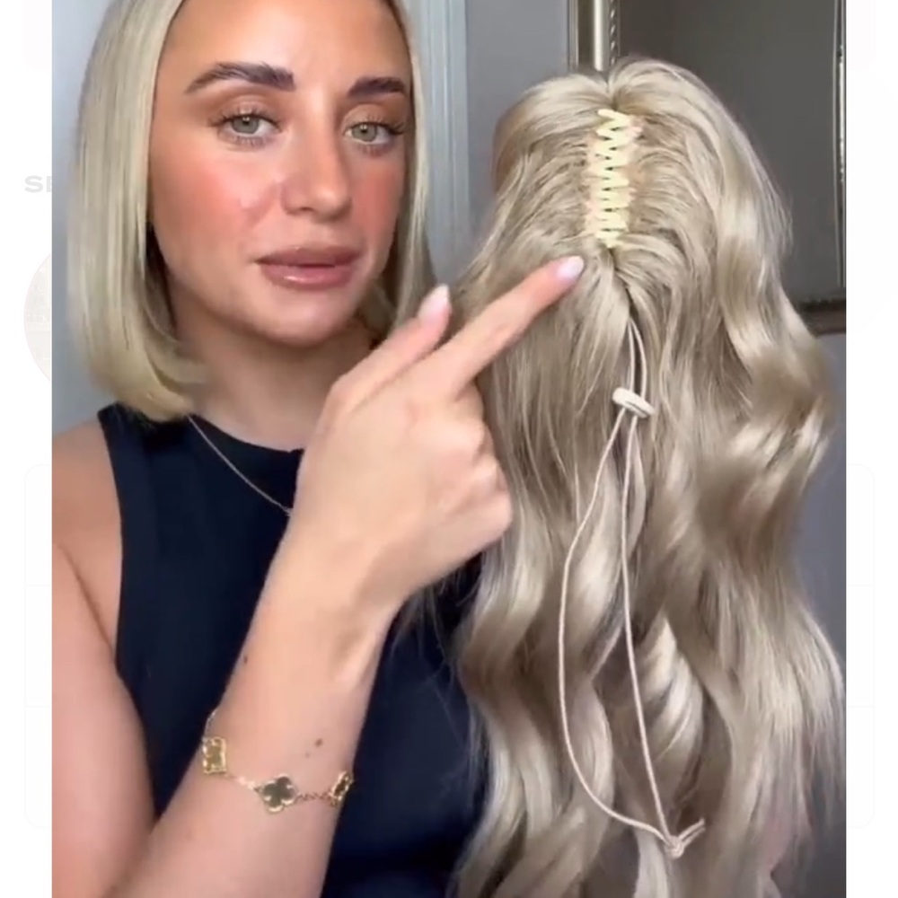 Claw clip brushed out wave pony tail extension